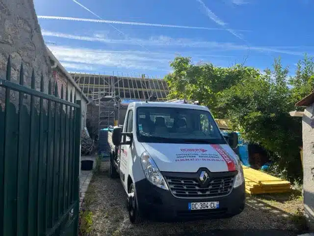 Charpente mise à nu après dépose complète de la couverture