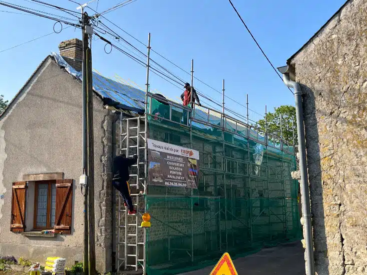 Rénovation de toiture en centre-ville par Robert B. Couvreur — couvreur zingueur à Chevilly-Larue