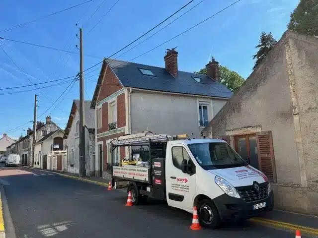 Toiture en ardoise naturelle neuve après réfection complète de la couverture
