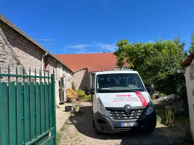 Toiture en tuiles terre cuite neuves, chantier terminé — couvreur au Kremlin-Bicêtre
